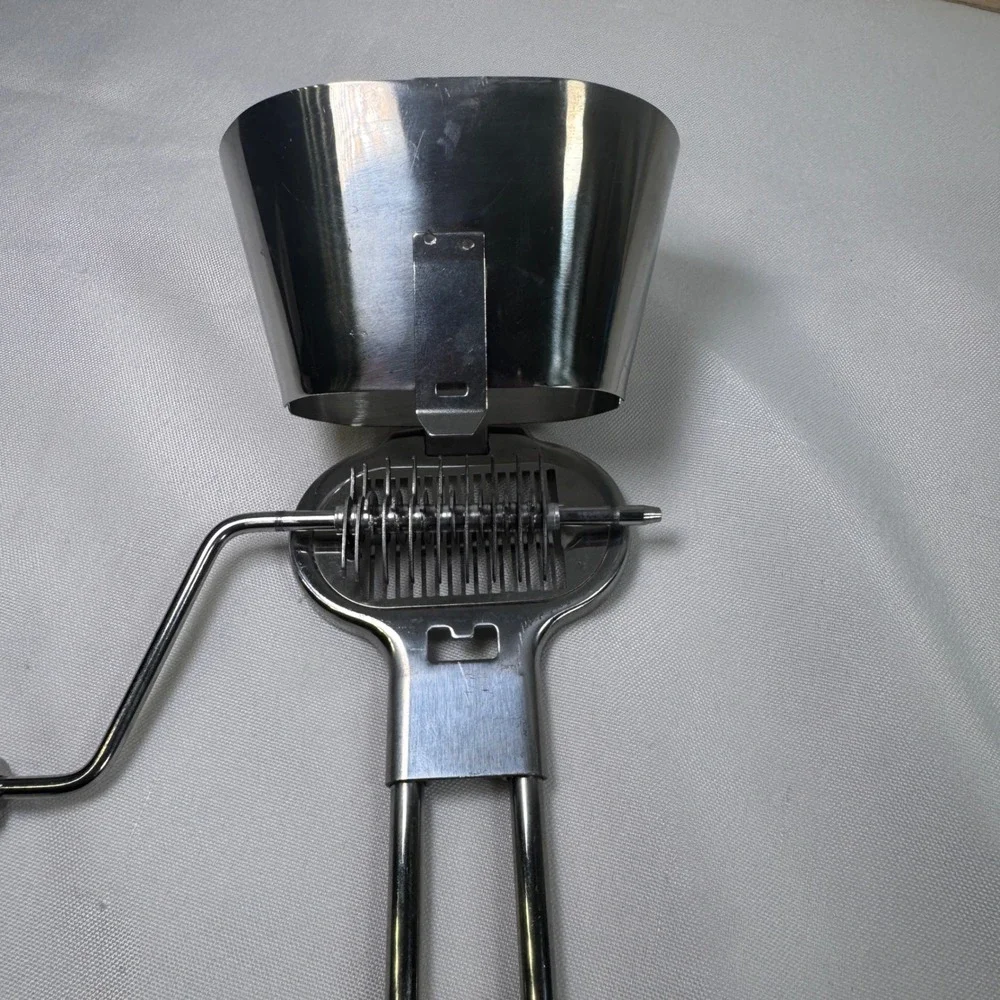 Stainless Steel Rotary Parsley Mincer Manual Herb Grinder Hand Crank Tool Silver